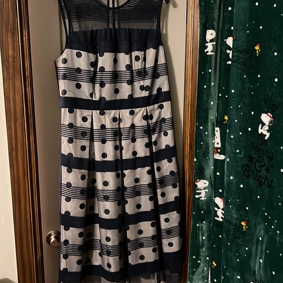 Navy J Peterman dress size 16 never worn - Picture 3 of 5